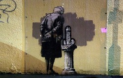Mural Banksy di Dinding Sebuah Taman Dirusak