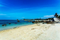 Indahnya Pantai Trikora di Pulau Bintan