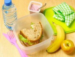 Inilah 8 Jenis Buah yang Cocok untuk Bekal Anak (2)