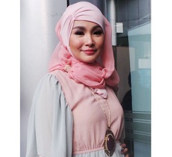 Hijab Style: Cantiknya Soraya Larasati Pasca Berhijab