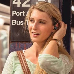 Jabra Step Bisa Jadi Earphone Campur Aduk