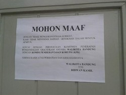 Ridwan Kamil Pasang Pengumuman Tolak Gratifikasi di Pintu Rumah Dinasnya