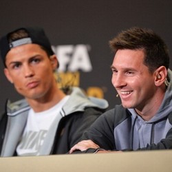 Ronaldo dan Messi Manusia Biasa: Makan, Minum, Juga ke Kamar Mandi