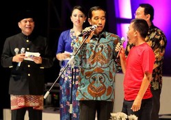 Lucunya Jokowi Bermain Kuis Berhadiah Sepeda, dari Nama Hewan Hingga Lagu Rock
