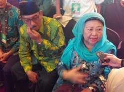 Mahkamah PPP Akan Pertahankan Ketum Romi ke Mbah Moen