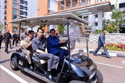 Usai Pelantikan, Jokowi Langsung Naik Mobil RI 1 ke Istana Negara