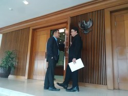 Sekjen Gerindra dan PDIP Berbincang Serius Sebelum Paripurna, Bahas Apa?