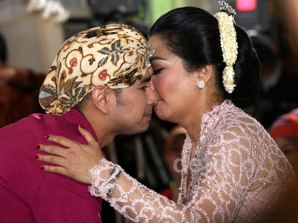 Suasana Malam Midodareni Raffi dan Nagita