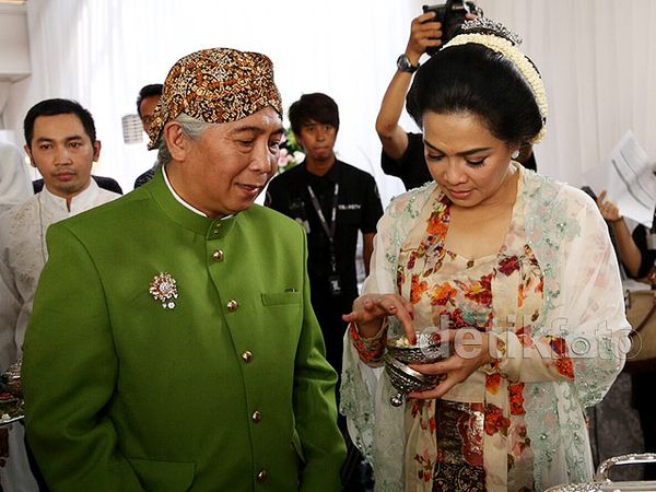 Prosesi Penguburan Rambut Nagita Slavina dan Raffi Ahmad