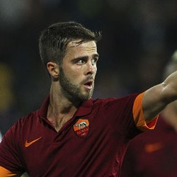 Sudah Cinta Roma, Pjanic Tak Pernah Berpikir Hengkang