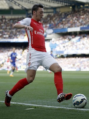 Wenger Jelaskan Cedera Oezil