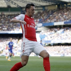 Wenger Jelaskan Cedera Oezil