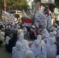 Massa FUI dan FPI Penolak Ahok Bertemu DPRD, Ini Hasilnya