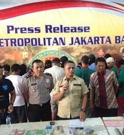 Polres Jakbar Musnahkan 35 Kg Ganja dan 9,6 Kg Sabu