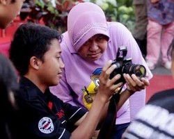 Raih Penghargaan Tokoh Publik Pilihan, Wali Kota Surabaya: Ini Surprise