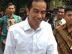 Senyum Sumringah Jokowi Saat Temui Prabowo di Kertanegara
