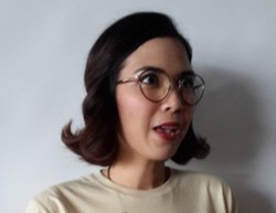 Dinda Kanya Dewi Jatuh Cinta dengan Teater