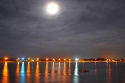 Waduk Lhokseumawe Saat Malam, Indahnya Juara!