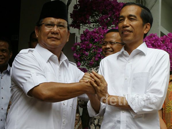 Bertemu, Jokowi-Prabowo Sumringah