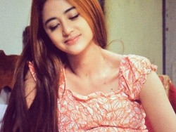 Unggah Foto Sedang Hamil, Dewi Persik Sindir Jupe?