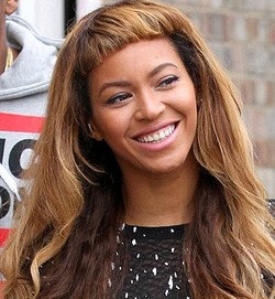 Pakai Wig Poni, Penampilan Rambut Beyonce Dikritik