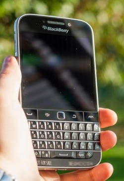 Foto & Spek Lengkap BlackBerry Classic Bermunculan