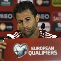 Pukul Suporter Serbia, Lorik Cana Terancam Dilarang Main 6 Bulan