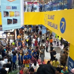 Mengapa Courts Pilih Bekasi untuk Toko Pertamanya di Indonesia?