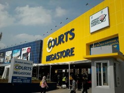 Courts Buka Toko Terbesar se-Asia di Bekasi