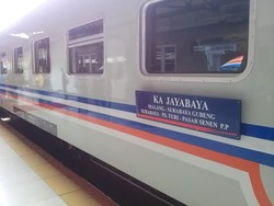 KAI Resmikan Kereta Ekonomi Made in RI Jurusan Pasar Senen-Malang