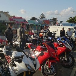 Deru Motor yang Menghangatkan Phillip Island