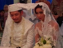 Logam Mulia 55 Gram Jadi Mas Kawin Pernikahan Intan Ayu dan Olaf