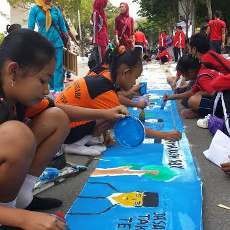 Terima Kasih SBY untuk Indonesia Dipersembahkan Puluhan Pelajar di Pacitan