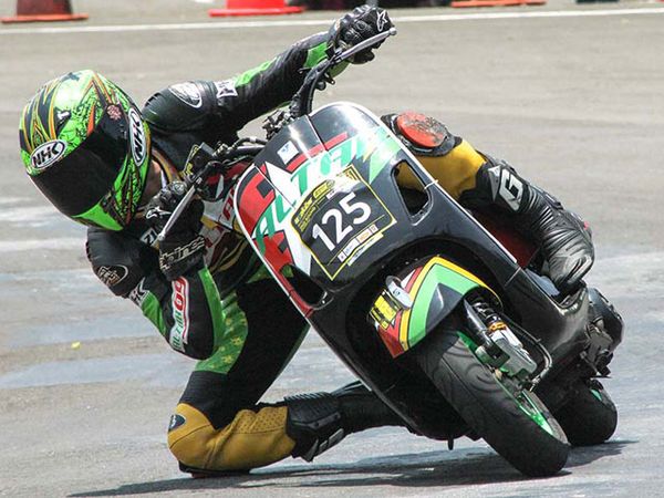 Ajang Balap Pencinta Scooter