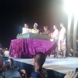 Kisah Sopir Taksi Perempuan yang Ngebet Ketemu Jokowi dan Akhirnya Terwujud