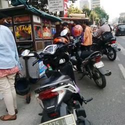 Orang Kantoran di Jakarta: Kapan Lagi Ditraktir Pak Jokowi