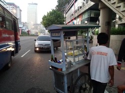 750 Gerobak Bakwan Malang Gratis Sudah Siaga di Bundaran HI-Monas