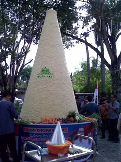 Nasi Tumpeng 7 Meter Disiapkan untuk Selamatan Pelantikan Jokowi