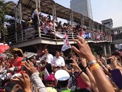 Kisah Pangdam Jaya dan Kapolda Metro yang Jalan Kaki Kawal Jokowi Naik Andong