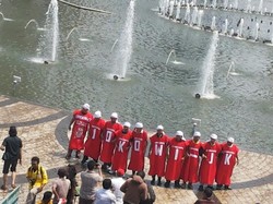 10 Warga Sulut Berderet Bentuk Jokowi-JK di Bundaran HI