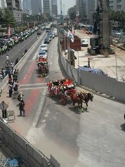 Jokowi-JK Resmi Dilantik, Kereta Kuda Diarak ke Bundaran HI