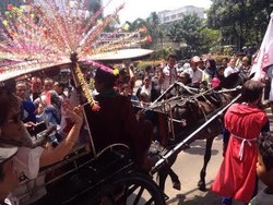 Kecele! Dikira Ditumpangi Jokowi-JK, Andong Warga Ini Disoraki Massa