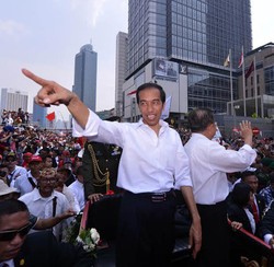 Sedang Menunjuk Apa, Pak Jokowi?