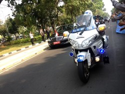 Presiden SBY dan Ibu Negara Tiba di Gedung MPR Disambut Marching Band