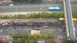 Ribuan Warga Tumplek di Bundaran HI, Suasana Pesta Rakyat Sangat Meriah