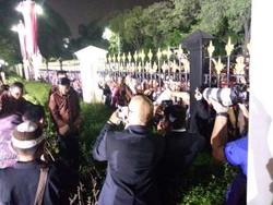 Ketika Pagar Istana Tak Lagi Angker di Hari Pertama Jokowi