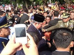 Keluar dari Kompleks Istana, Mata SBY Berkaca-kaca dan Menahan Tangis