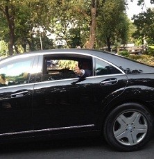 Disambut Jajaran Menko Polhukam, SBY Acungi Jempol