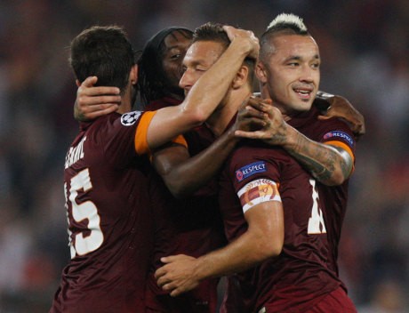 Roma Bisa Juara Grup