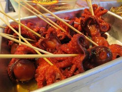 Nishiki Market, Tempatnya Camilan Lezat di Kyoto